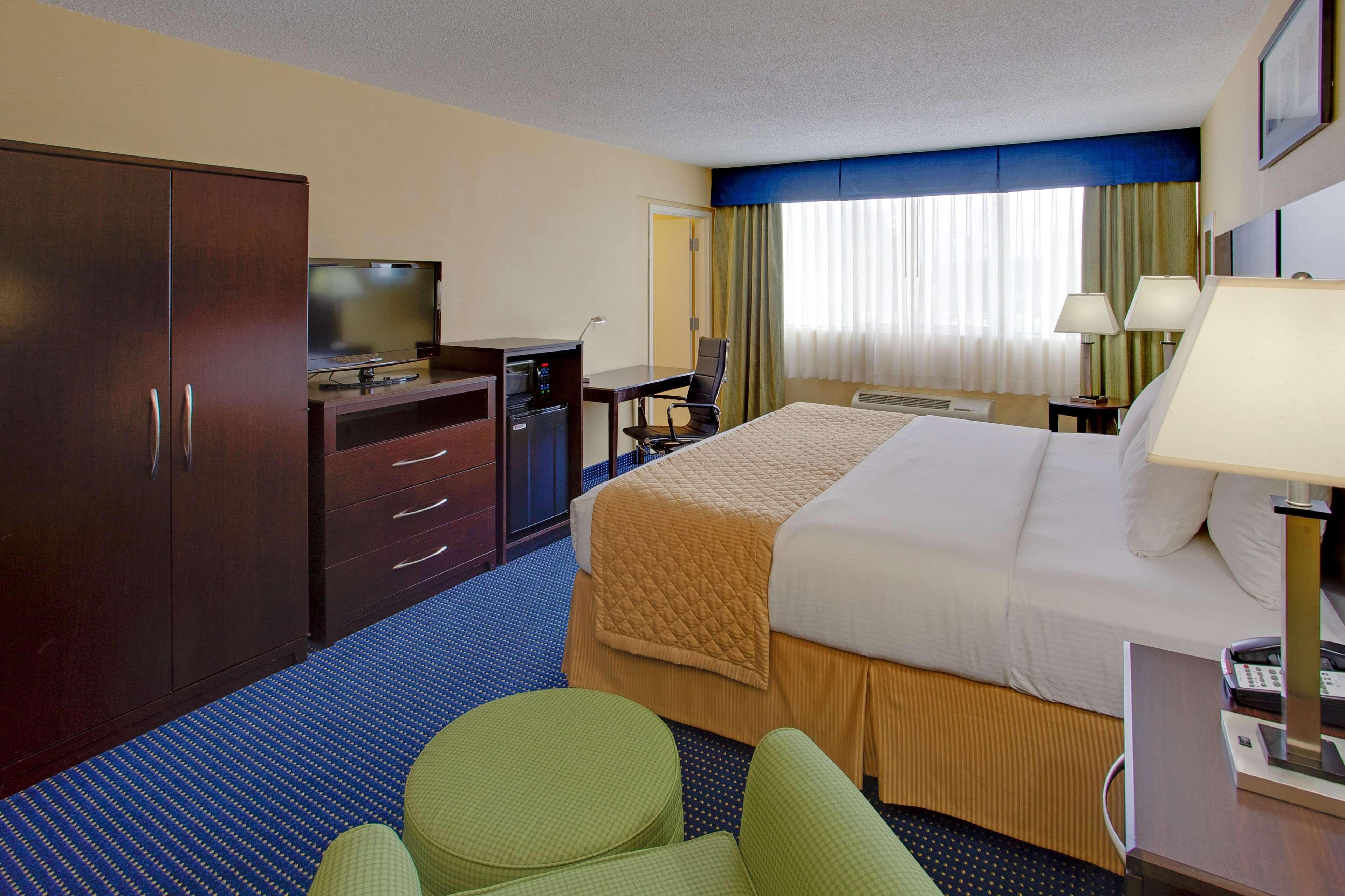 Hampton Inn Manchester Downtown Екстериор снимка