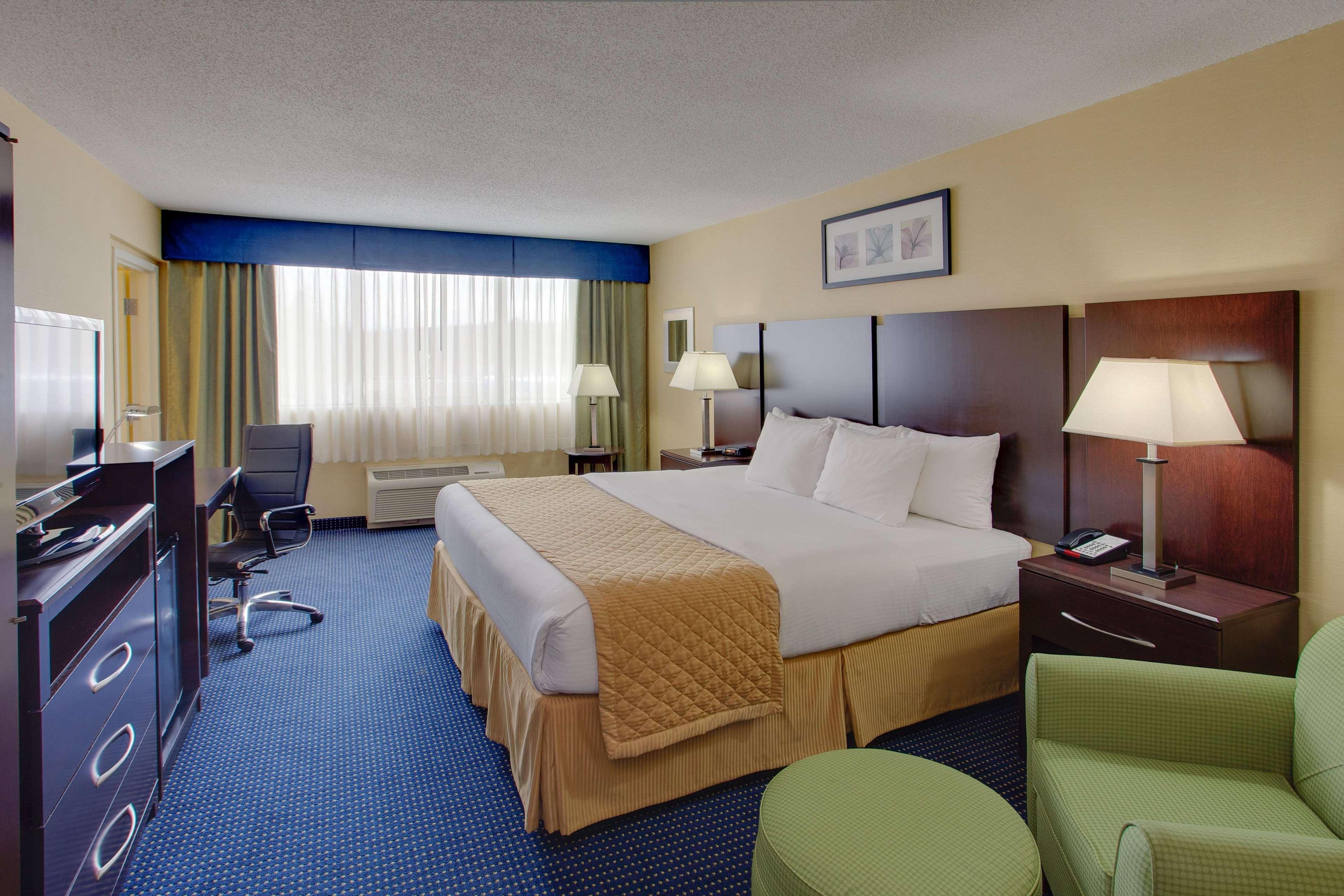 Hampton Inn Manchester Downtown Екстериор снимка