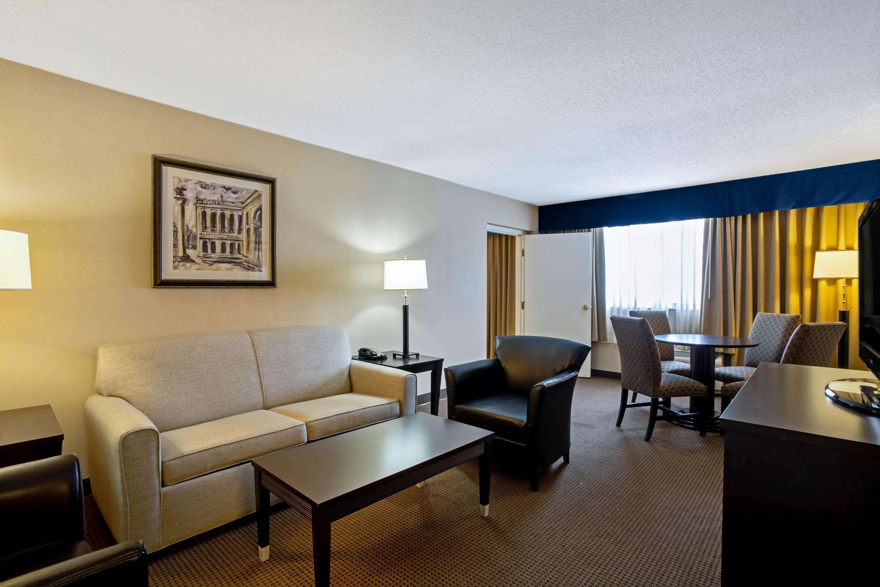 Hampton Inn Manchester Downtown Екстериор снимка