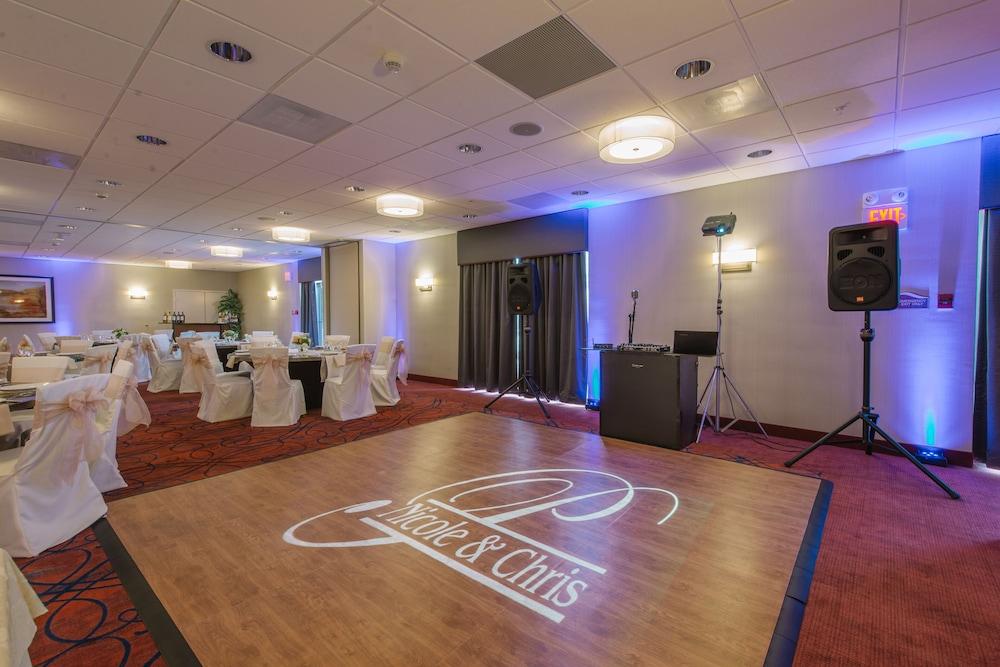 Hampton Inn Manchester Downtown Екстериор снимка