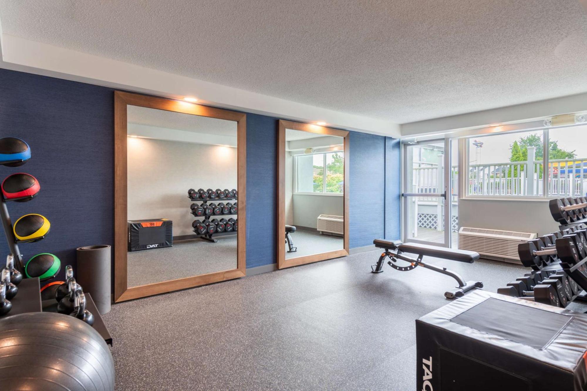 Hampton Inn Manchester Downtown Екстериор снимка