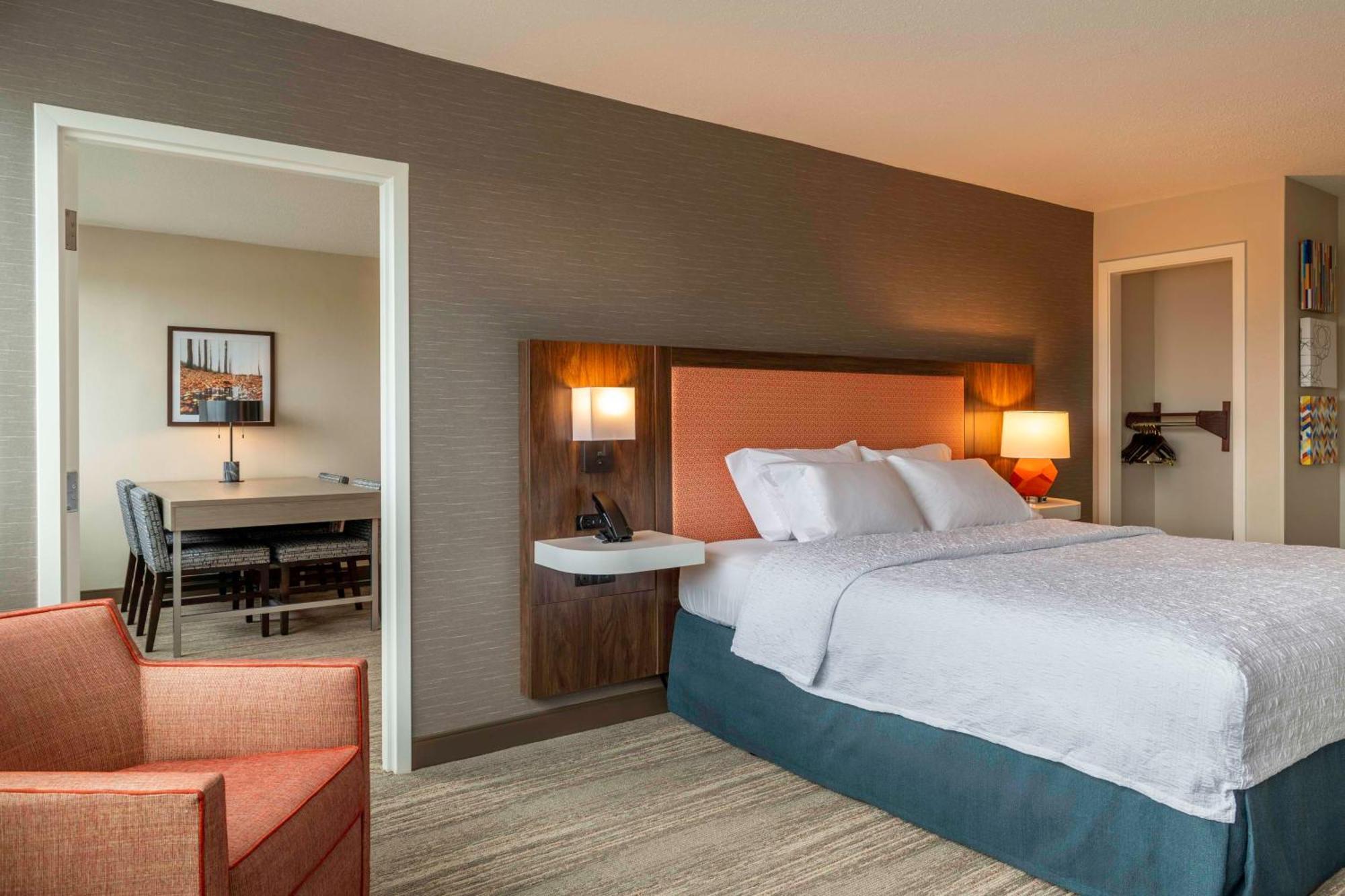 Hampton Inn Manchester Downtown Екстериор снимка