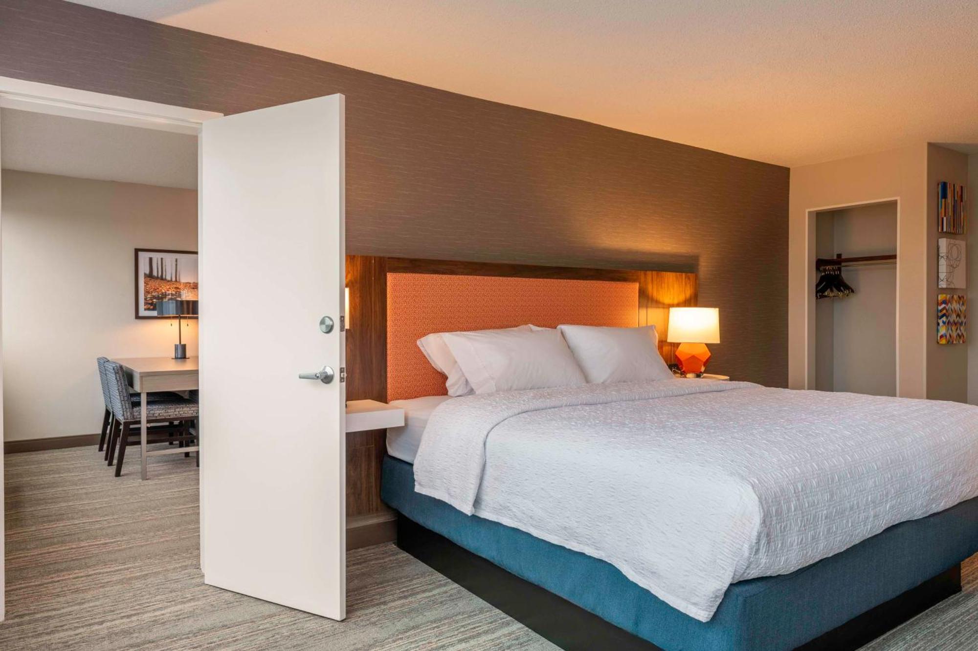 Hampton Inn Manchester Downtown Екстериор снимка