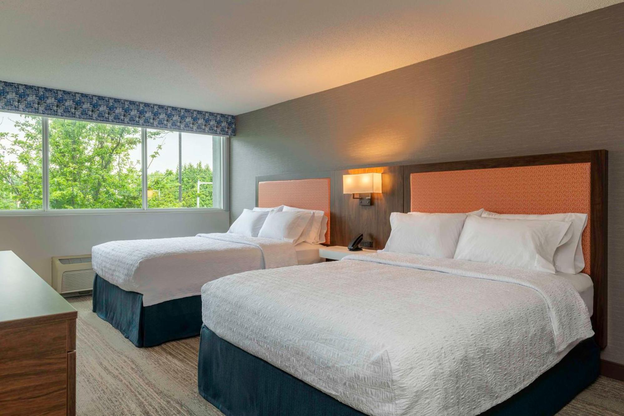 Hampton Inn Manchester Downtown Екстериор снимка
