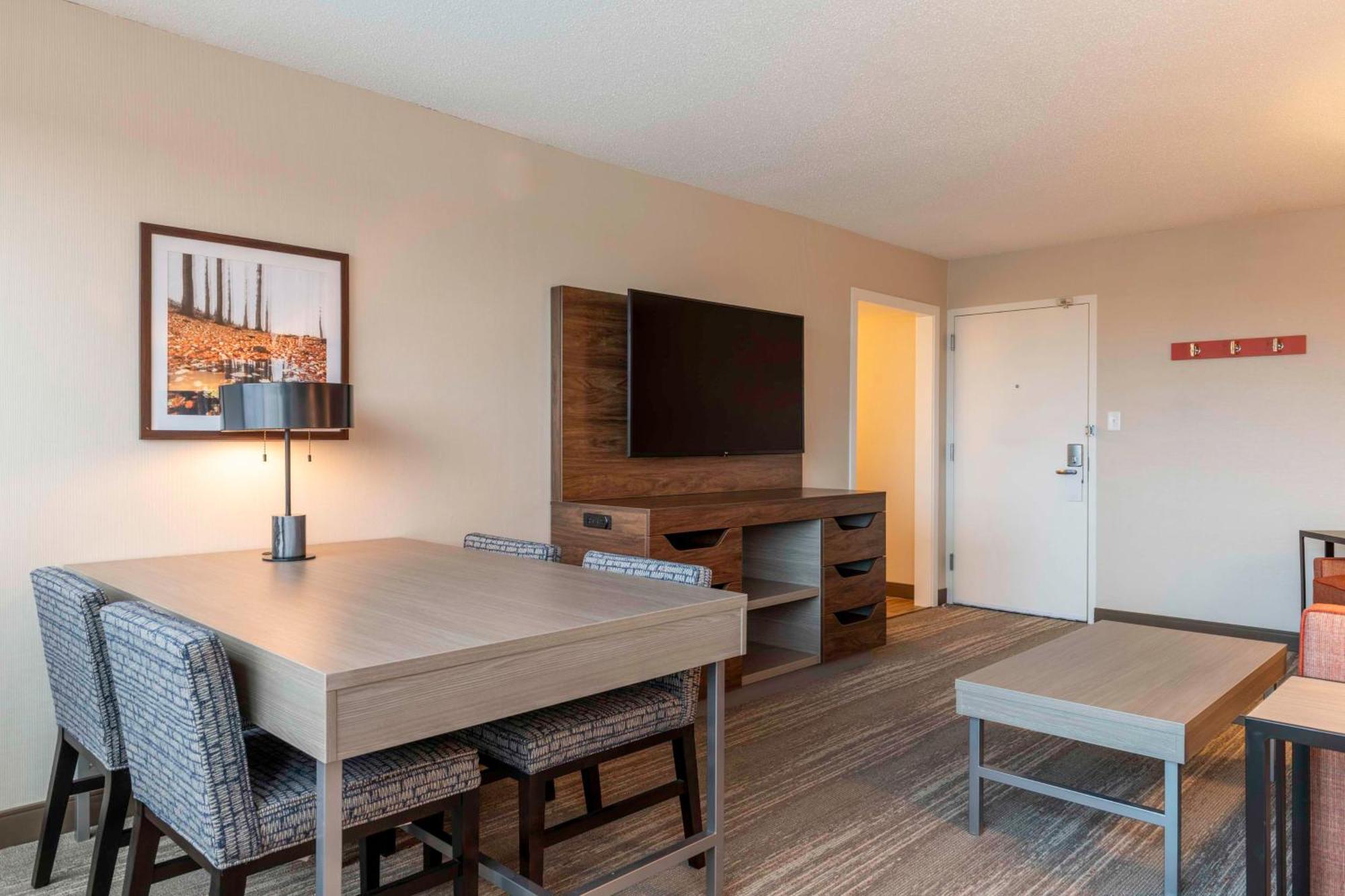 Hampton Inn Manchester Downtown Екстериор снимка