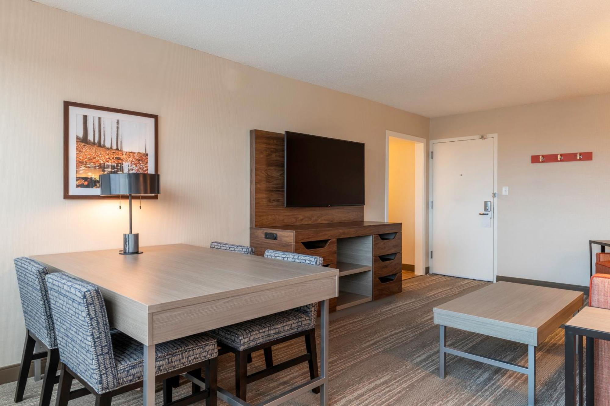 Hampton Inn Manchester Downtown Екстериор снимка